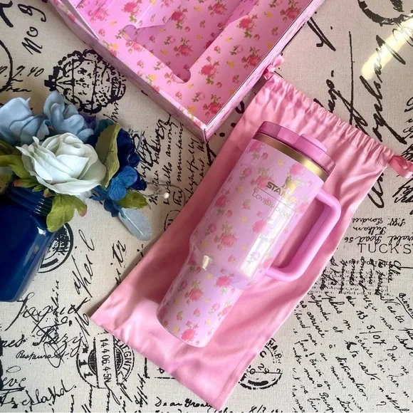 NWT Stanley 1913 x LoveShackFancy H2.0 FlowState Quencher in Ibiza Sunset - 40oz - Picture 12 of 14